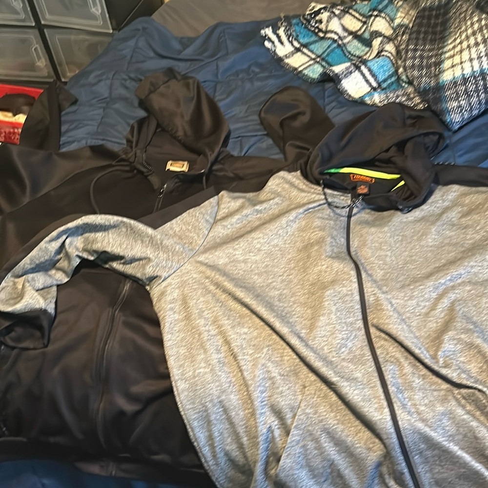 2 piece hoodies 
4xlt 


Great condition